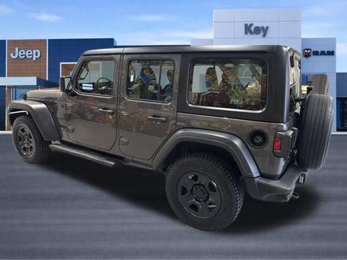 Used 2023 Jeep Wrangler Unlimited Sport AWD/4WD image 4