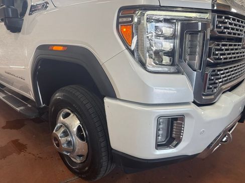Used 2020 GMC Sierra 3500 Denali w/ Denali Ultimate Package AWD/4WD image 9