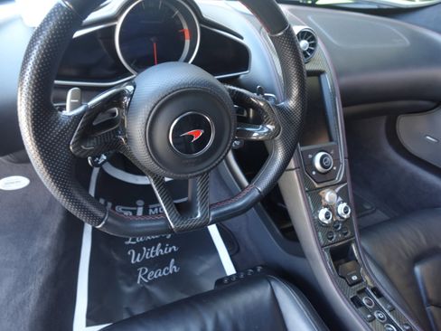 Used 2016 McLaren 650S Spider image 18