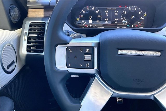 Used 2025 Land Rover Discovery Dynamic SE AWD/4WD image 11