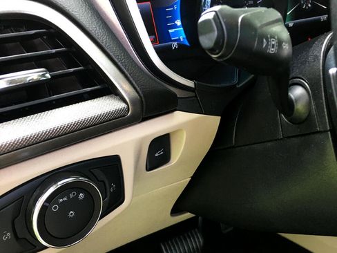 Used 2019 Ford Fusion SE image 22