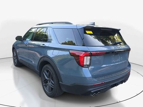 Used 2025 Ford Explorer ST RWD image 8
