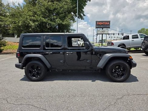 Used 2022 Jeep Wrangler Unlimited Sport AWD/4WD image 10