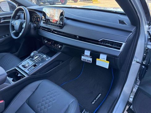 New 2025 Mitsubishi Outlander SEL Black Edition AWD/4WD image 22