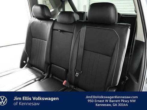 Certified 2022 Volkswagen Tiguan SE w/ Panoramic Sunroof Package image 16
