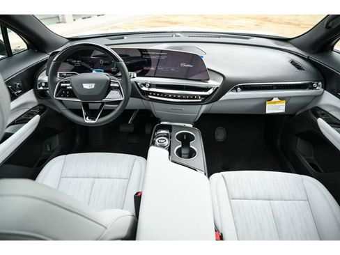 New 2026 Cadillac Lyriq Luxury image 13