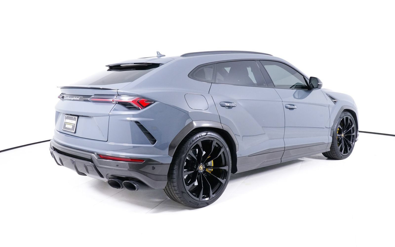 Used 2022 Lamborghini Urus AWD/4WD image 7