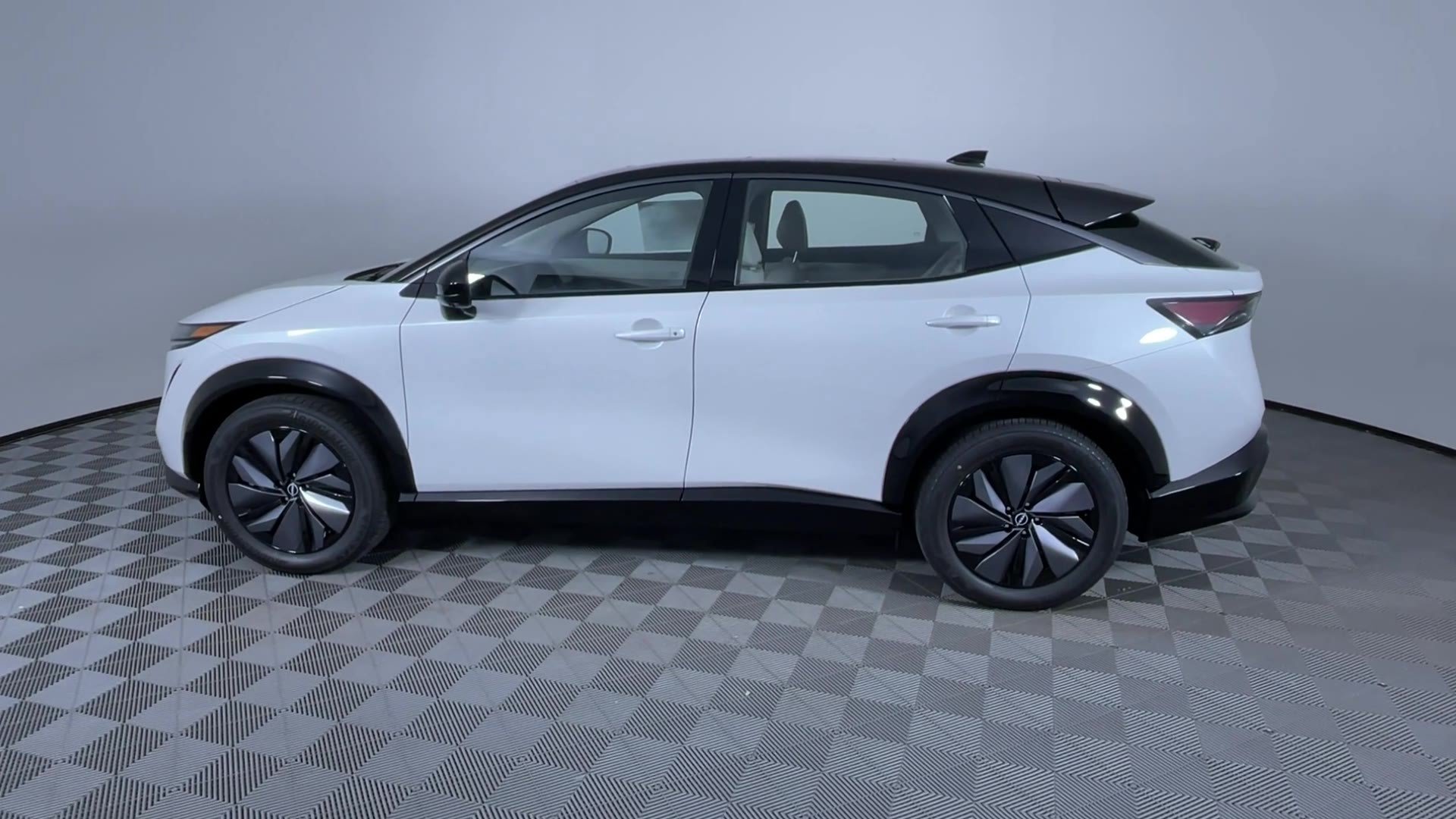 Certified 2023 Nissan Ariya AWD image 6