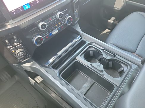 Used 2024 GMC Sierra 1500 AT4 w/ Technology Package AWD/4WD image 29