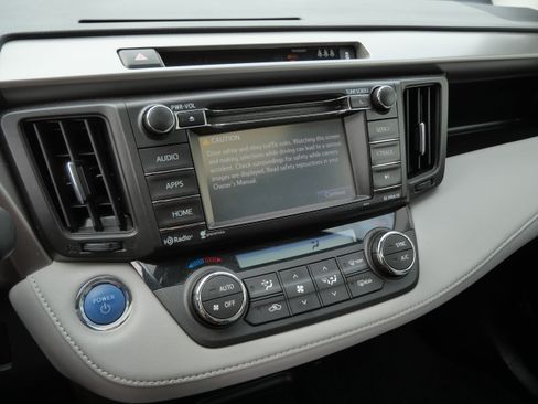 Certified 2018 Toyota RAV4 XLE AWD/4WD image 22