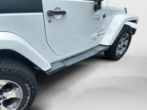 Used 2016 Jeep Wrangler Sahara w/ Connectivity Group AWD/4WD image 18