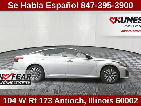 Used 2024 Nissan Altima 2.5 SV image 25