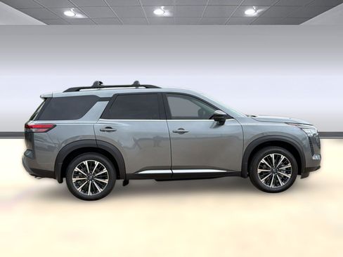 New 2026 Nissan Pathfinder Platinum w/ Cargo Package FWD image 8