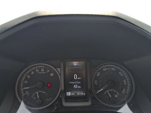 Used 2021 Toyota Tacoma TRD Off-Road w/ Technology Package image 9