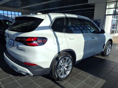 New 2026 BMW X5 xDrive50e w/ Premium Package AWD/4WD image 8