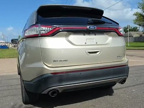 Used 2018 Ford Edge SEL FWD image 2
