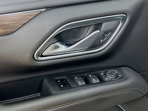 Used 2022 Chevrolet Suburban LT w/ LT Signature Plus Package image 20