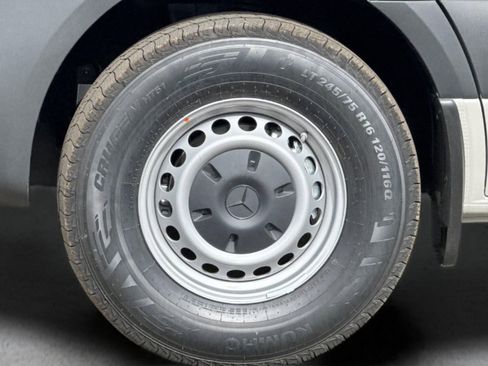 New 2025 Mercedes-Benz Sprinter 2500 image 31