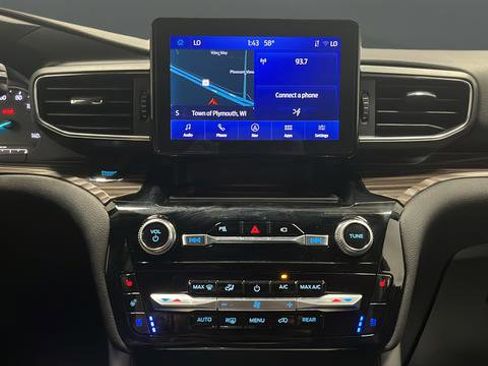 Used 2023 Ford Explorer Limited w/ Hybrid Equipment Group 310A AWD/4WD image 12
