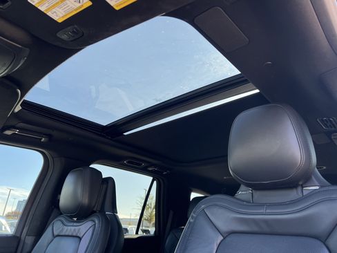 Certified 2023 Lincoln Navigator Reserve image 28