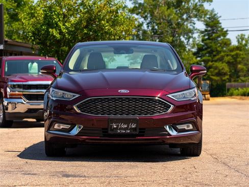Used 2017 Ford Fusion Platinum AWD/4WD image 2