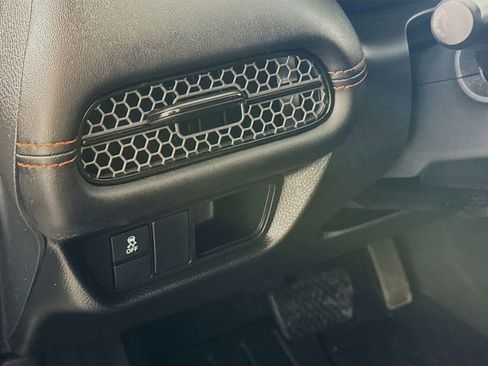 Used 2025 Honda HR-V Sport image 8