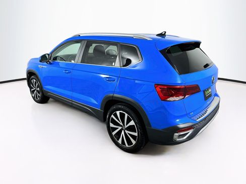 Used 2023 Volkswagen Taos SE w/ Panoramic Sunroof Package AWD/4WD image 5