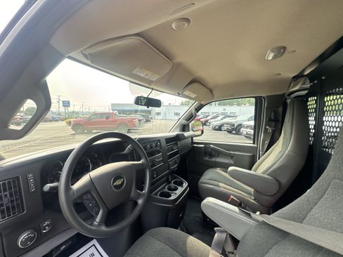 Used 2023 Chevrolet Express 2500 w/ Driver Convenience Package image 10