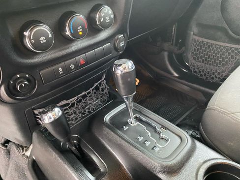Used 2016 Jeep Wrangler Unlimited Sport AWD/4WD image 7