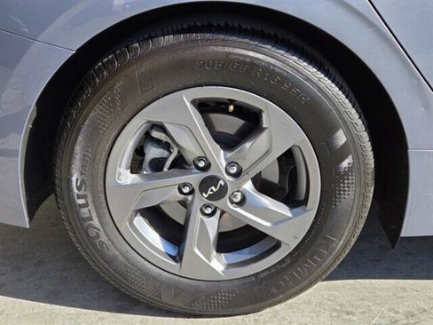 Used 2022 Kia K5 LXS image 8