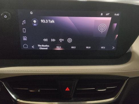 Used 2024 Buick Encore GX Sport Touring FWD image 25