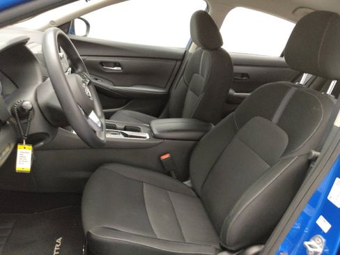 Used 2025 Nissan Sentra SV FWD image 17