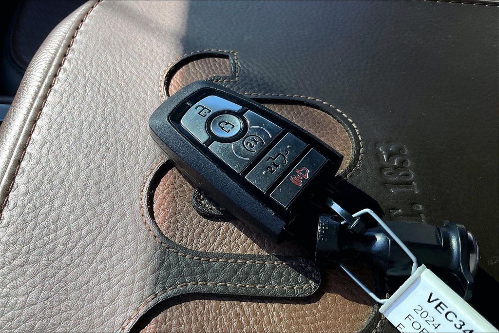 Used 2024 Ford F450 King Ranch w/ FX4 Off-Road Package AWD/4WD image 35