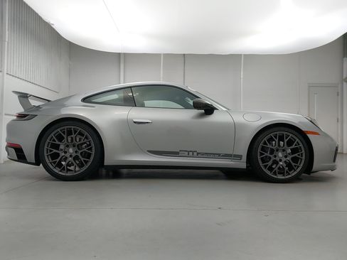Used 2024 Porsche 911 Carrera image 8