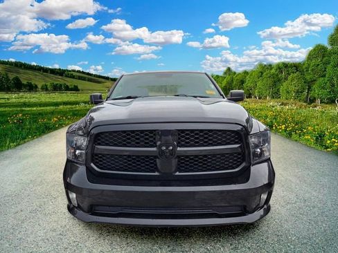 Used 2017 RAM 1500 Express w/ Express Value Package RWD image 2