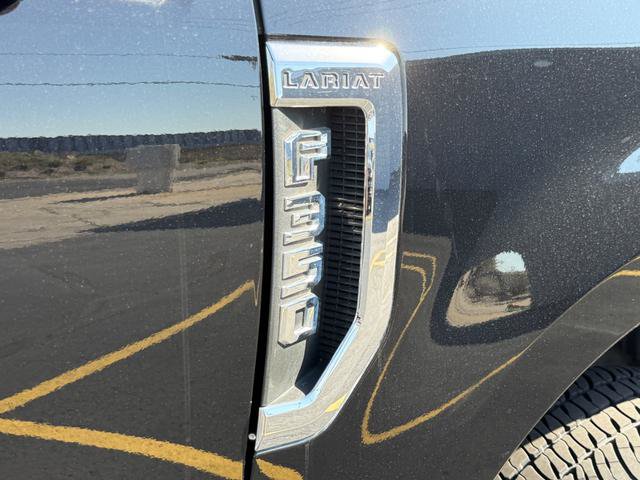Used 2018 Ford F350 Lariat w/ Lariat Ultimate Package AWD/4WD image 11