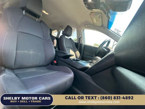 Used 2022 Toyota Venza LE AWD/4WD image 16