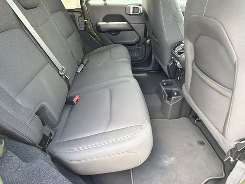 Used 2022 Jeep Wrangler Unlimited Sahara w/ Safety Group AWD/4WD image 15