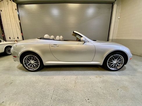 Used 2005 Lexus SC 430 Convertible RWD image 10