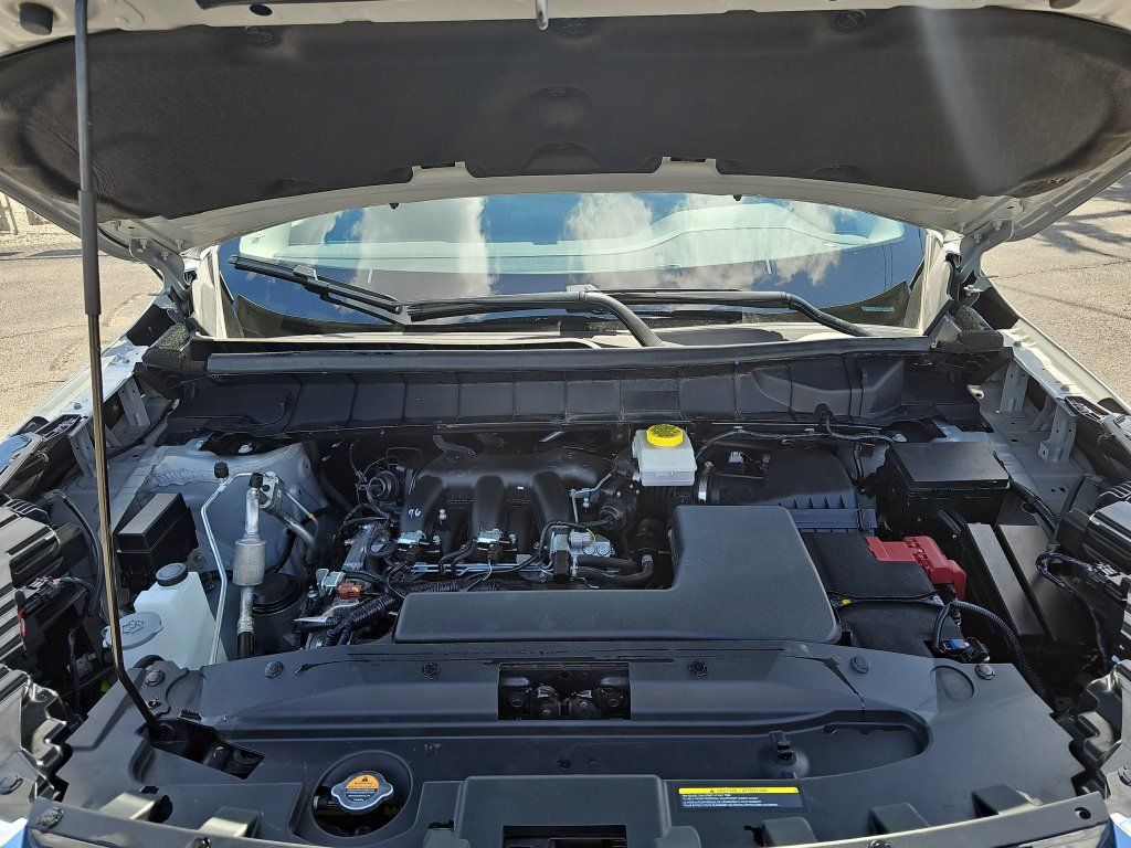 Used 2025 Nissan Pathfinder SV AWD/4WD image 29