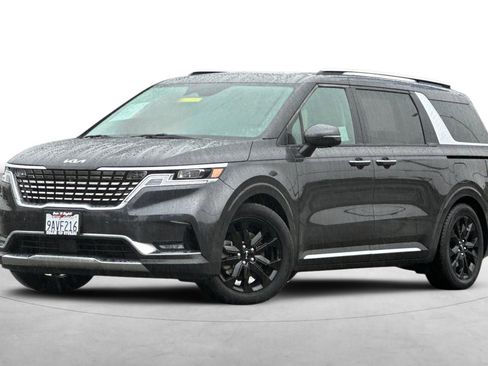 Used 2022 Kia Carnival SX Prestige image 2