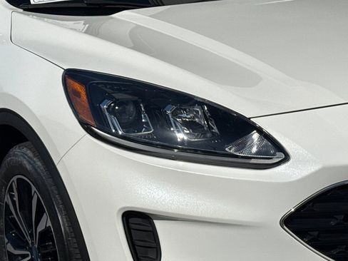 Used 2022 Ford Escape SE w/ SE Sport Appearance Package image 11