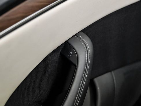 Used 2023 Tesla Model S Standard Range image 37