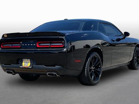 Used 2019 Dodge Challenger SXT RWD image 2