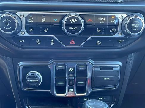Used 2022 Jeep Wrangler Unlimited Sport AWD/4WD image 21