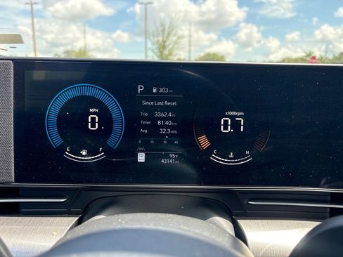 Used 2025 Hyundai Kona SEL FWD image 19
