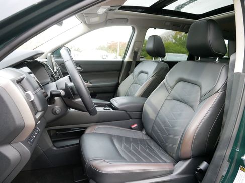 Certified 2024 Nissan Pathfinder Platinum w/ Cargo Package image 34