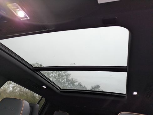 Used 2021 GMC Yukon XL AT4 w/ AT4 Premium Package image 24