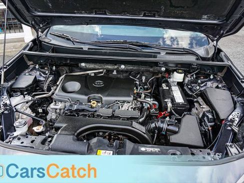 Used 2020 Toyota RAV4 LE FWD image 40