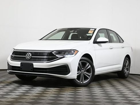 Used 2024 Volkswagen Jetta SE FWD image 1
